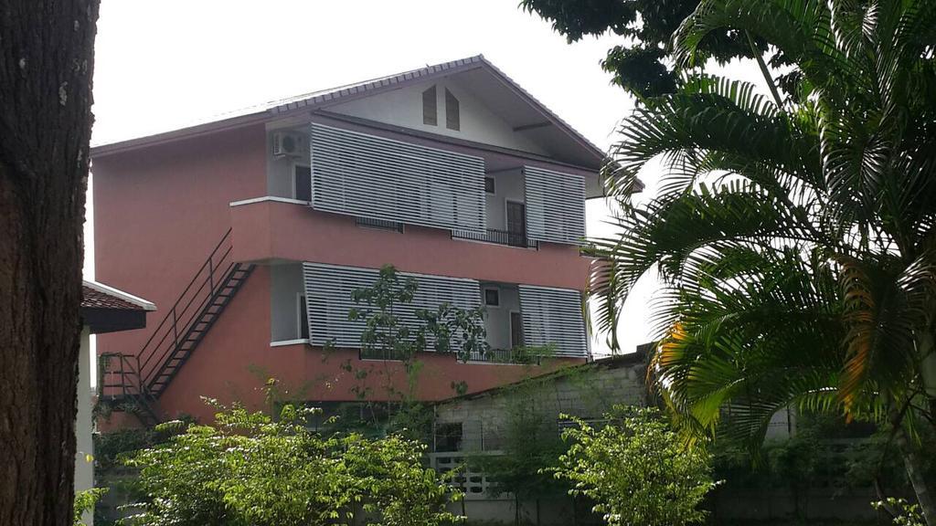 Montra Nakhon Guesthouse Nakhon Si Thammarat Exterior foto